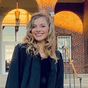 Meet your Posher, Lauren